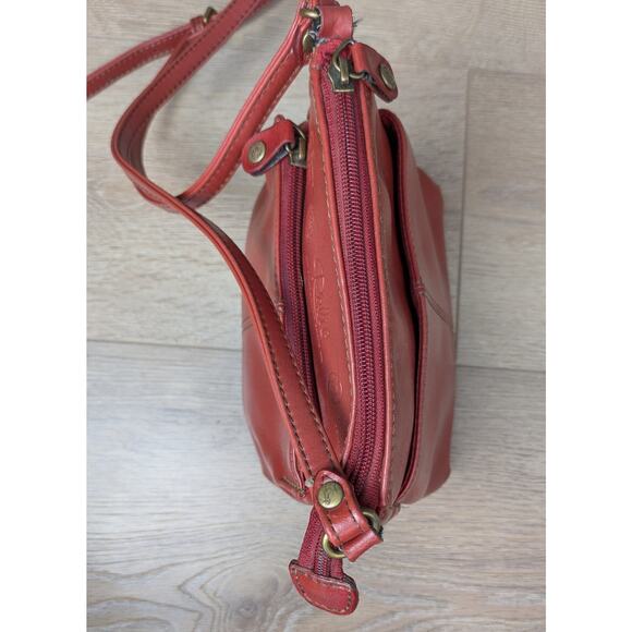 Relic Faux Leather Crossbody Bag Red Small Zip Top Adjustable Strap Minimalist - Picture 8 of 13